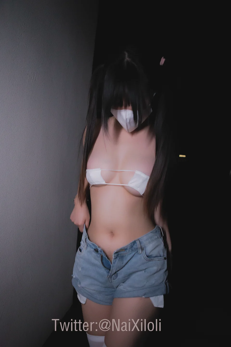 狍崽饭_No_002_酒红色外套深夜露出_110P,4V_523MB tg@simisebaisi 【丝足阁】083.webp